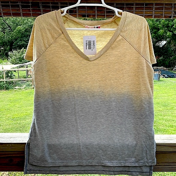 NWT muted yellow honey grey v neck soft ombré tee gray  and light gold high low - Picture 1 of 9